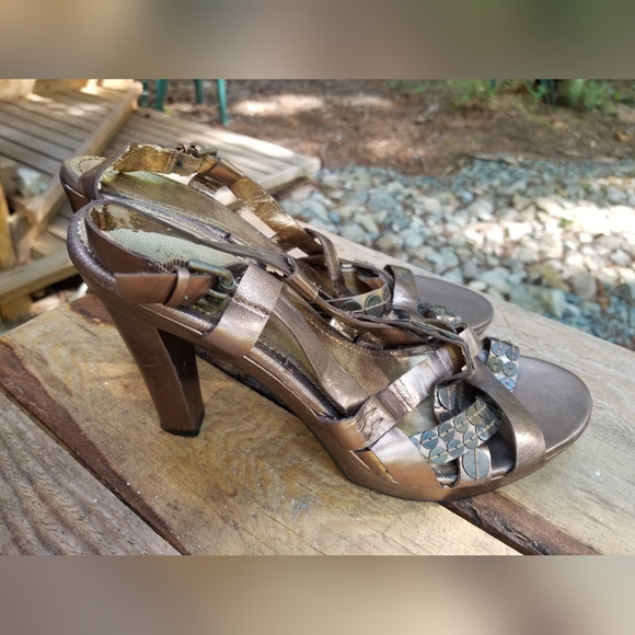 Size 9.5 Nine West high Heel platform shoes sandles Gold Bronze Ladies straps - Picture 8 of 8
